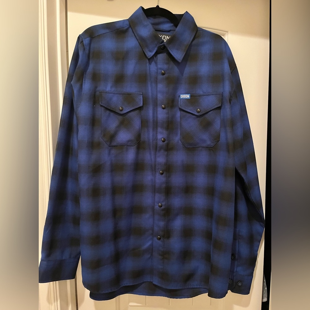 DIXXON flannel NWOT The Circle Pit.
